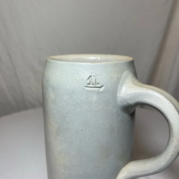 Vintage 1970s Hofbrauhaus 1L 7" Beer Stein - Made in Germany - EUC - Picture 3 of 5